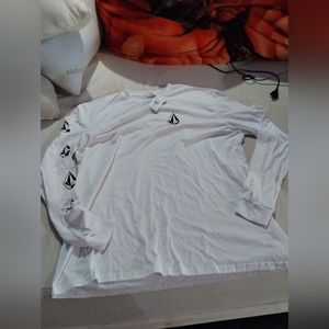 NWT Volcom Long sleeve Tshirt size XL